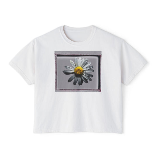 Daisy Floral Women's Boxy Tee, Relaxed Summer Top, Casual Wear, Gift for Her, Spring Fashion, Feminine Style
