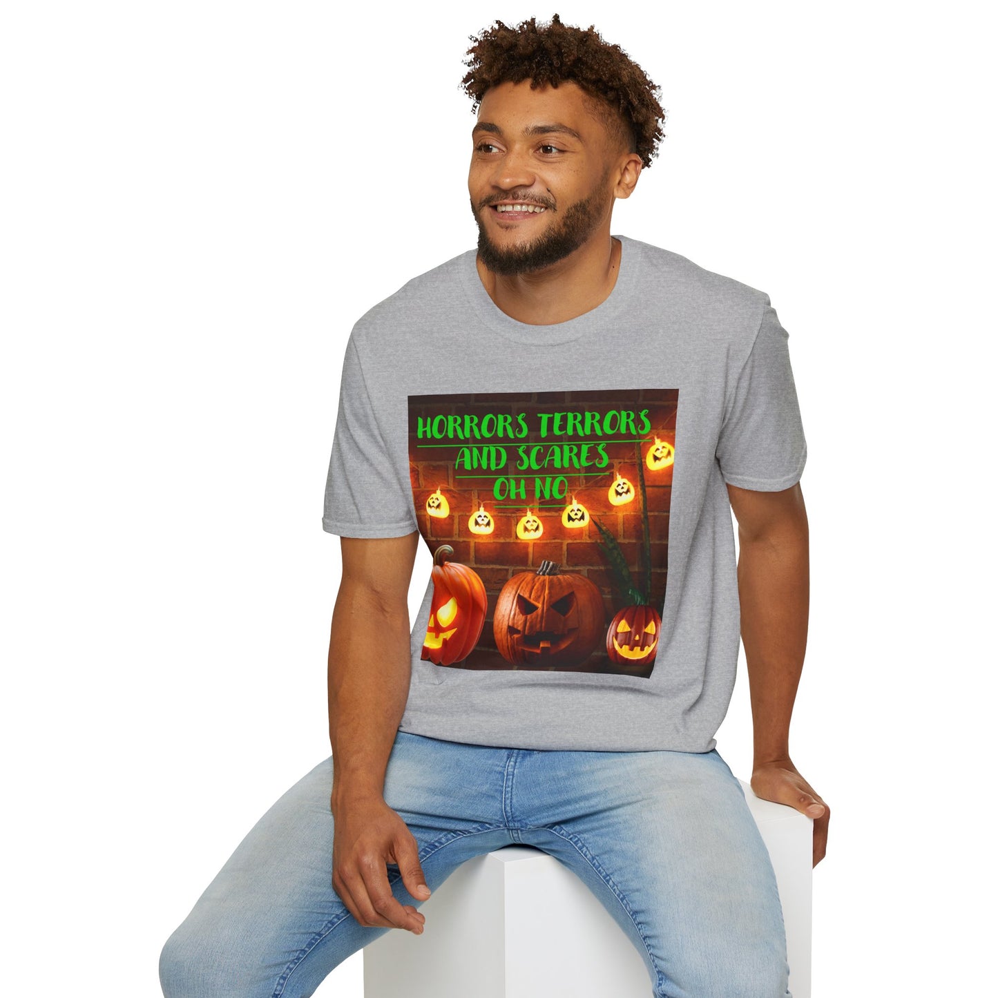Halloween T-Shirt with Scary Pumpkins and string lights - Horror, Terrors and Scares Oh No
