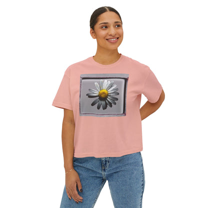 Daisy Floral Women's Boxy Tee, Relaxed Summer Top, Casual Wear, Gift for Her, Spring Fashion, Feminine Style