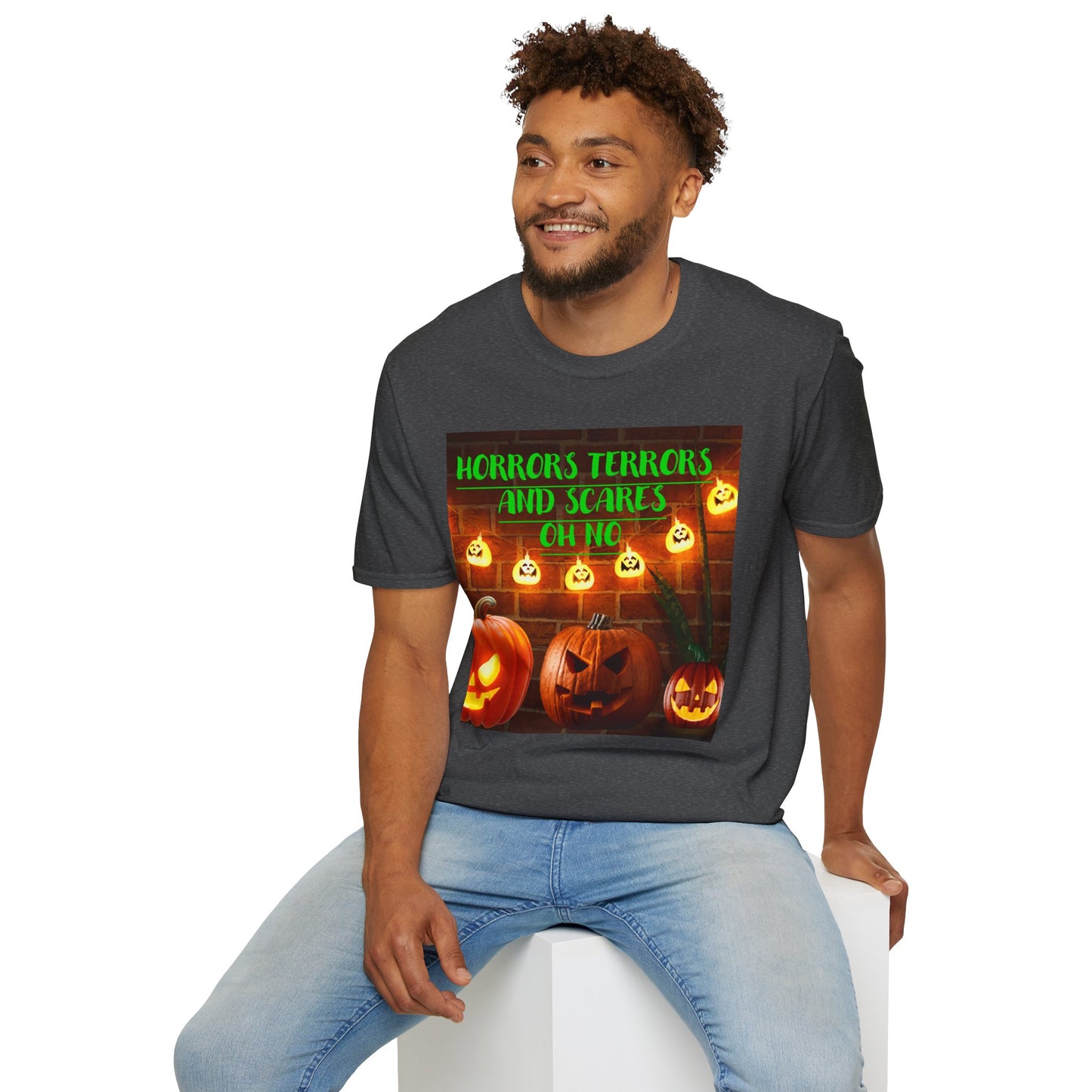 Halloween T-Shirt with Scary Pumpkins and string lights - Horror, Terrors and Scares Oh No