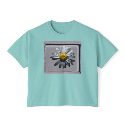 Daisy Floral Women's Boxy Tee, Relaxed Summer Top, Casual Wear, Gift for Her, Spring Fashion, Feminine Style