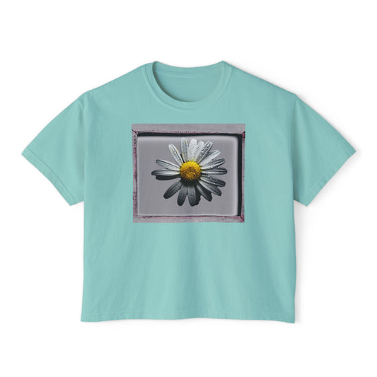Daisy Floral Women's Boxy Tee, Relaxed Summer Top, Casual Wear, Gift for Her, Spring Fashion, Feminine Style