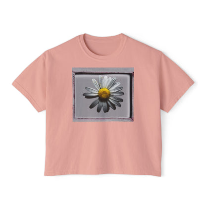 Daisy Floral Women's Boxy Tee, Relaxed Summer Top, Casual Wear, Gift for Her, Spring Fashion, Feminine Style