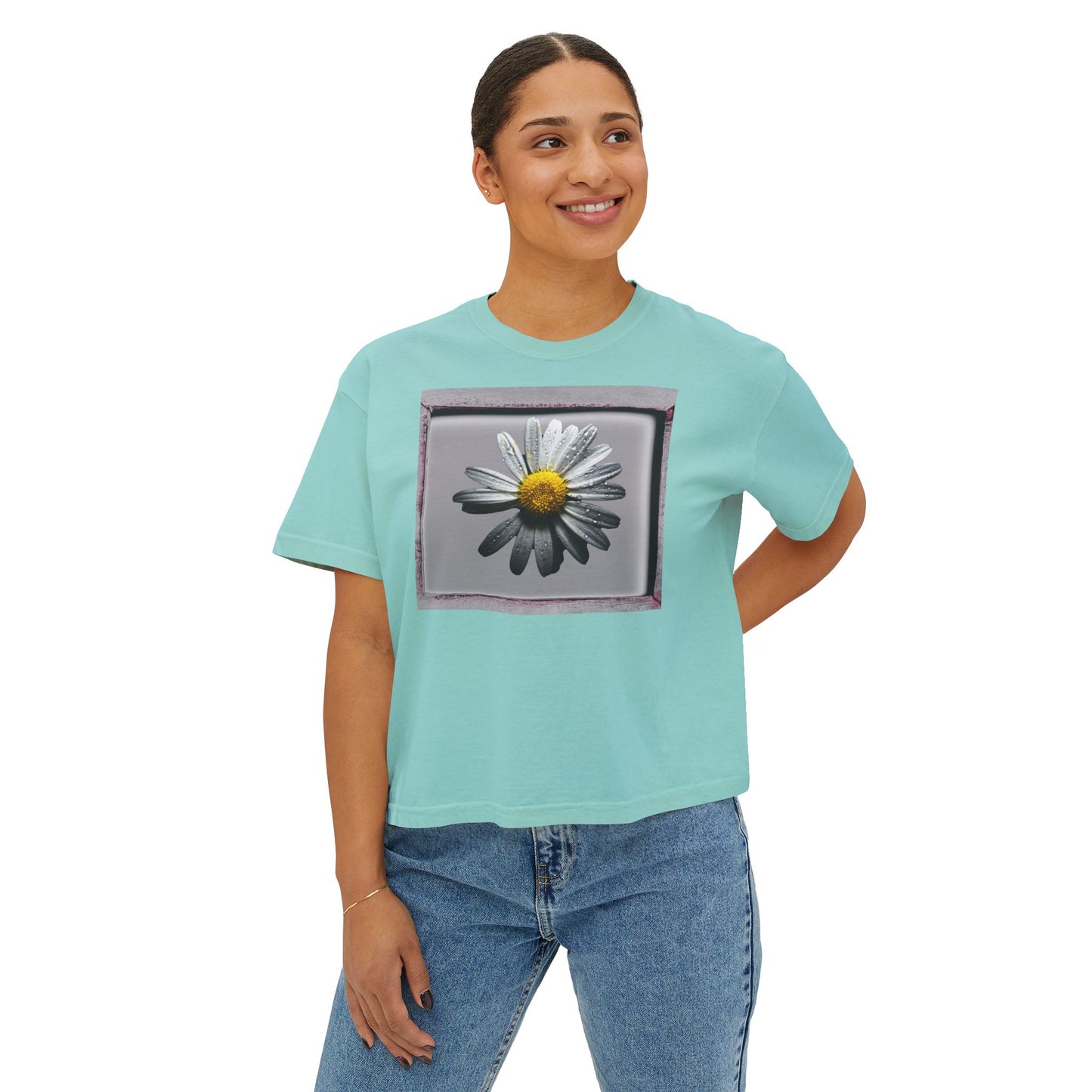 Daisy Floral Women's Boxy Tee, Relaxed Summer Top, Casual Wear, Gift for Her, Spring Fashion, Feminine Style
