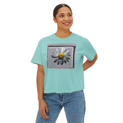 Daisy Floral Women's Boxy Tee, Relaxed Summer Top, Casual Wear, Gift for Her, Spring Fashion, Feminine Style