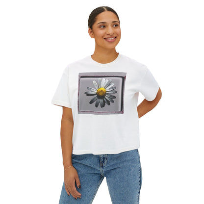 Daisy Floral Women's Boxy Tee, Relaxed Summer Top, Casual Wear, Gift for Her, Spring Fashion, Feminine Style